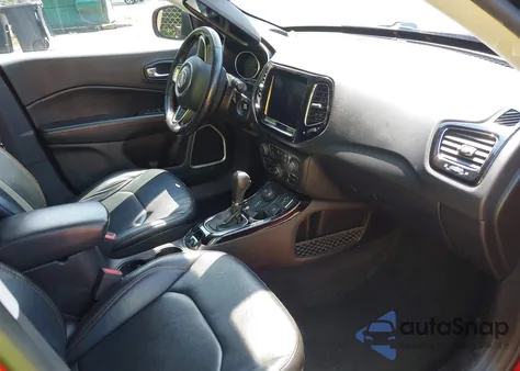 2021 Jeep Compass Limited 4X4 z USA, uszkodzony, nr VIN 3C4NJDCB3MT599685